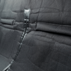 Deljiva prostirka za pse za auto