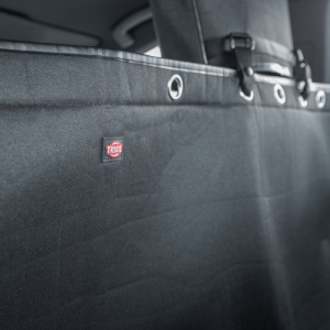 Deljiva prostirka za pse za auto